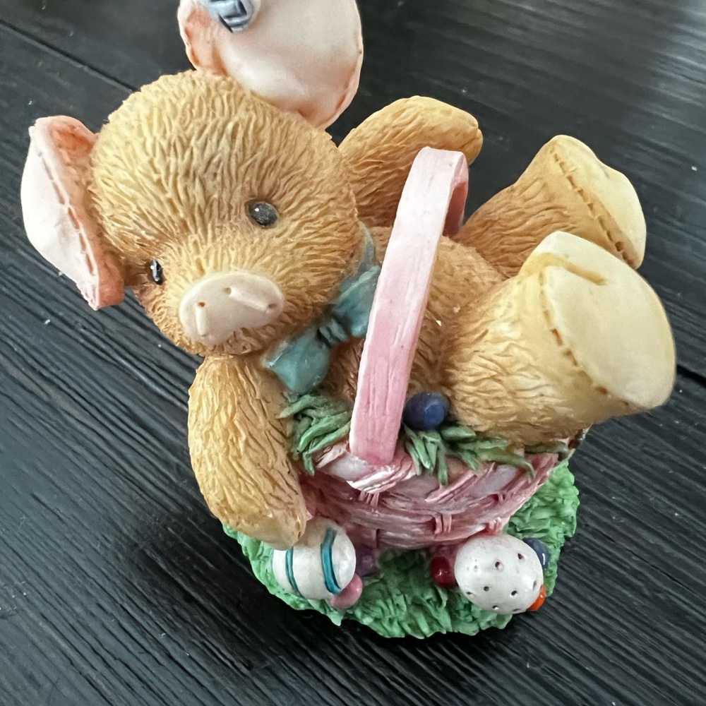 Mary’s Moo Moos “Eggstra Special” Easter Piglet Figurine in Basket